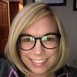 Meet your Posher, Lorie